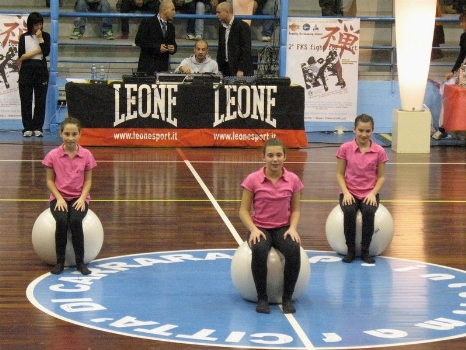 Eleonora, Carlotta e Martina durante l'esibizione
